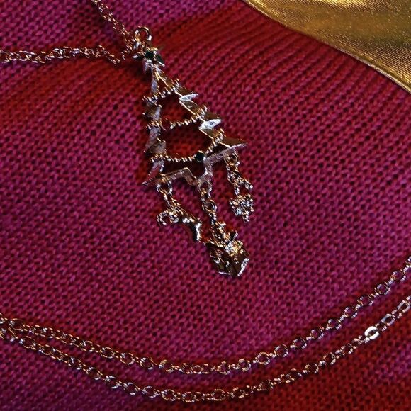 Vintage AVON Christmas Pendant - Picture 4 of 10